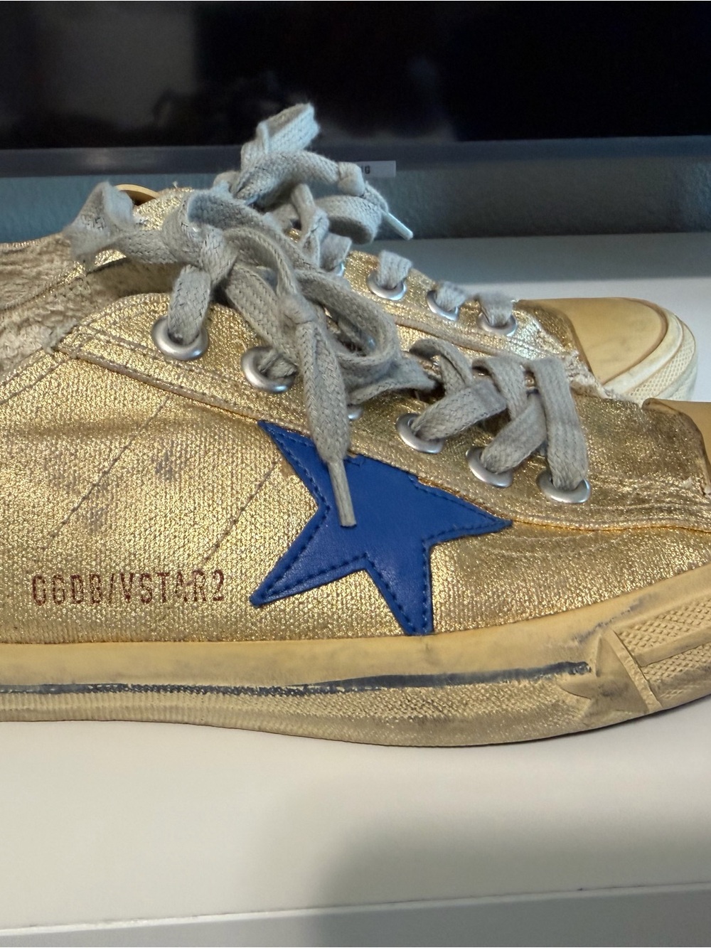 Golden Goose V-Star 2 Gold Metallic Blue Star Sneakers EU 40 - Picture 3 of 15